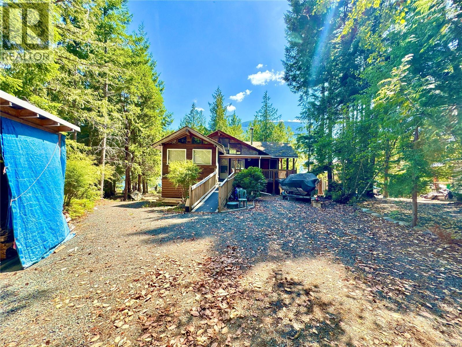 Photo 12 of 3148 Bay Rd, Qualicum Beach BC
