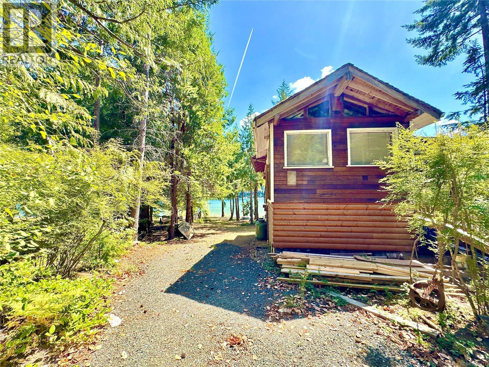 Photo 33 of 3148 Bay Rd, Qualicum Beach BC