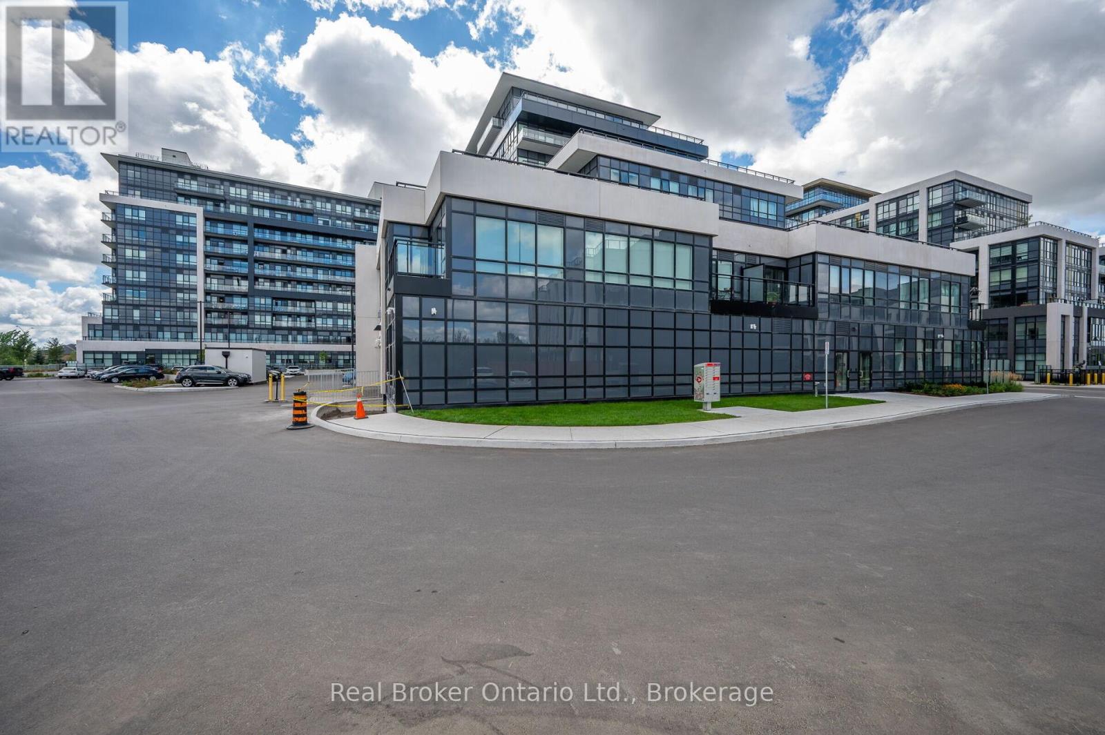 Photo 40 of 718 395 Dundas Street, Oakville ON
