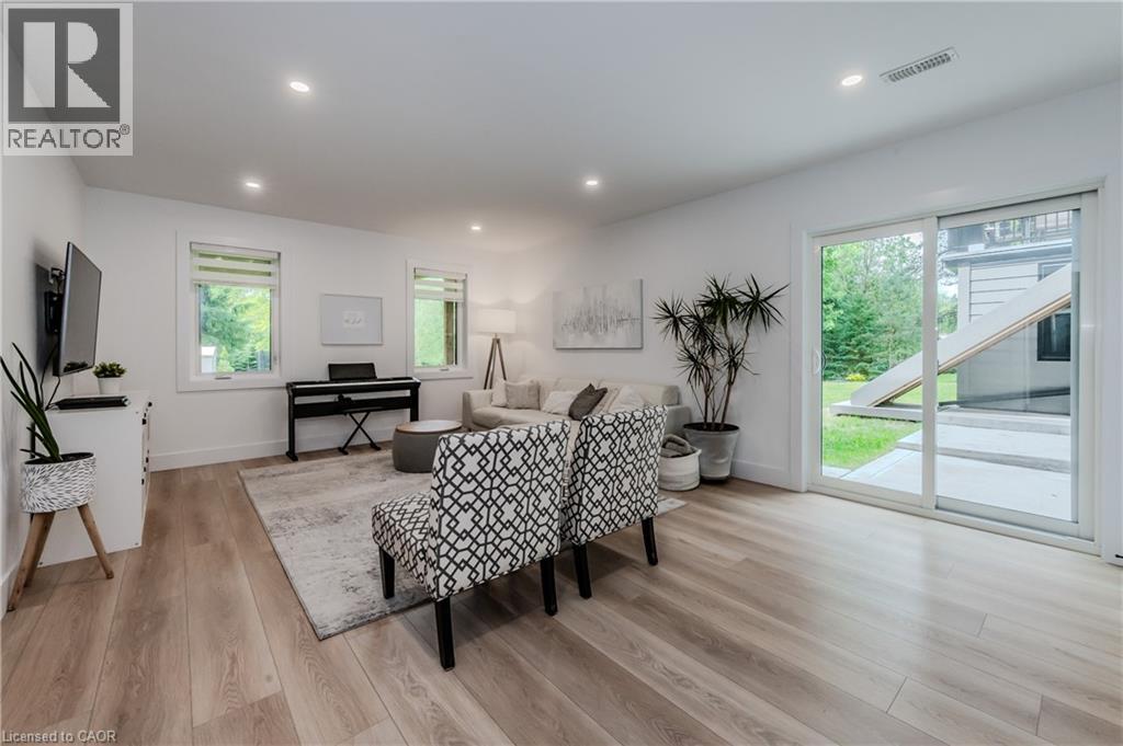 Photo 12 of 195 Riverbank Drive, Cambridge ON