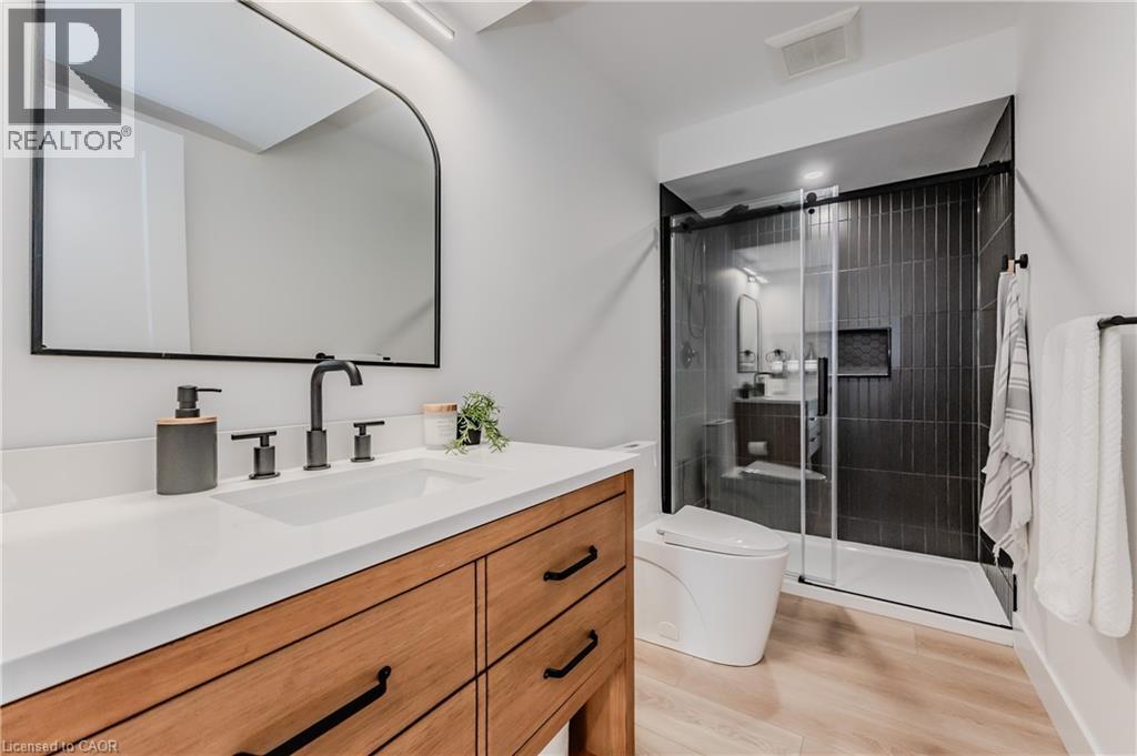 Photo 16 of 195 Riverbank Drive, Cambridge ON