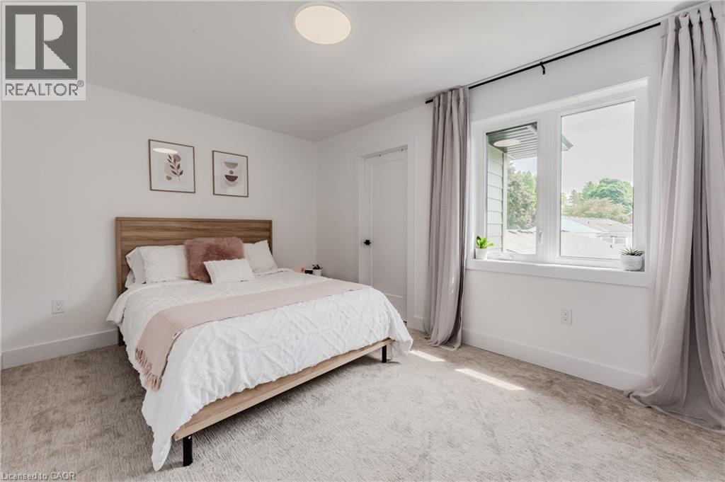 Photo 34 of 195 Riverbank Drive, Cambridge ON