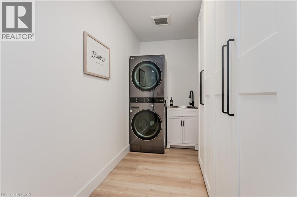 Photo 42 of 195 Riverbank Drive, Cambridge ON
