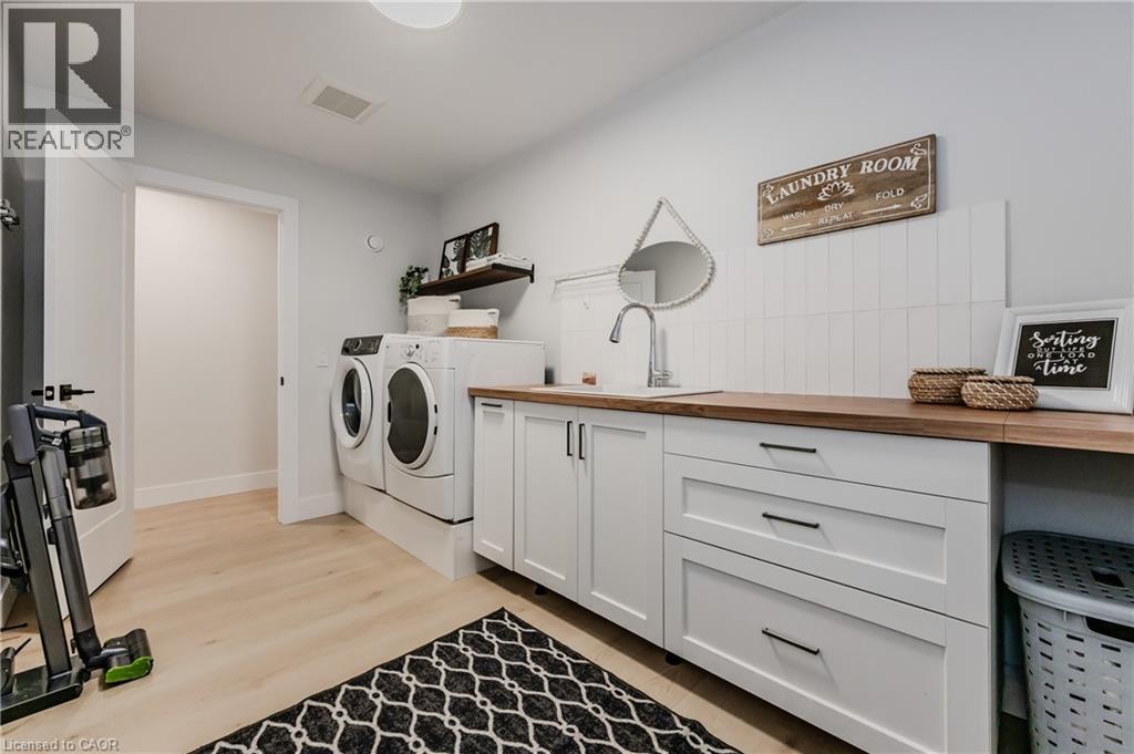 Photo 32 of 195 Riverbank Drive, Cambridge ON