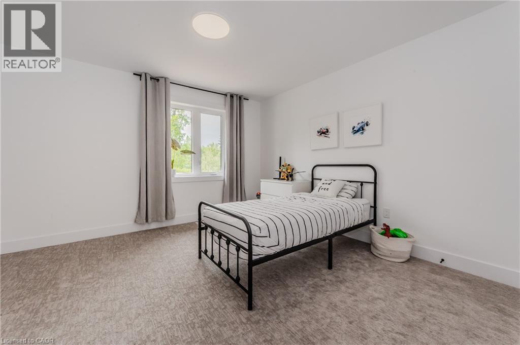 Photo 33 of 195 Riverbank Drive, Cambridge ON