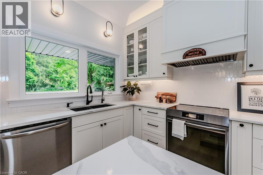 Photo 5 of 195 Riverbank Drive, Cambridge ON