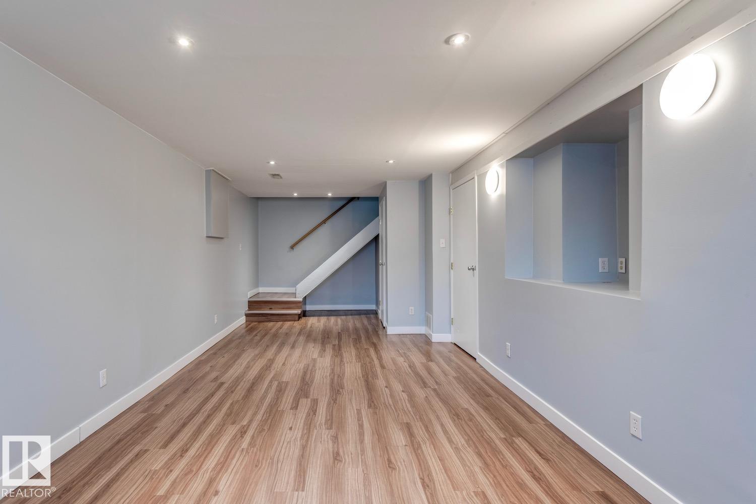 Photo 35 of 4907 114 B St Nw, Edmonton AB