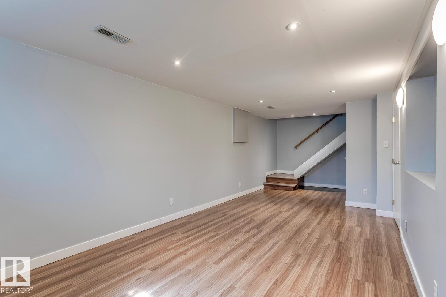Photo 56 of 4907 114 B St Nw, Edmonton AB