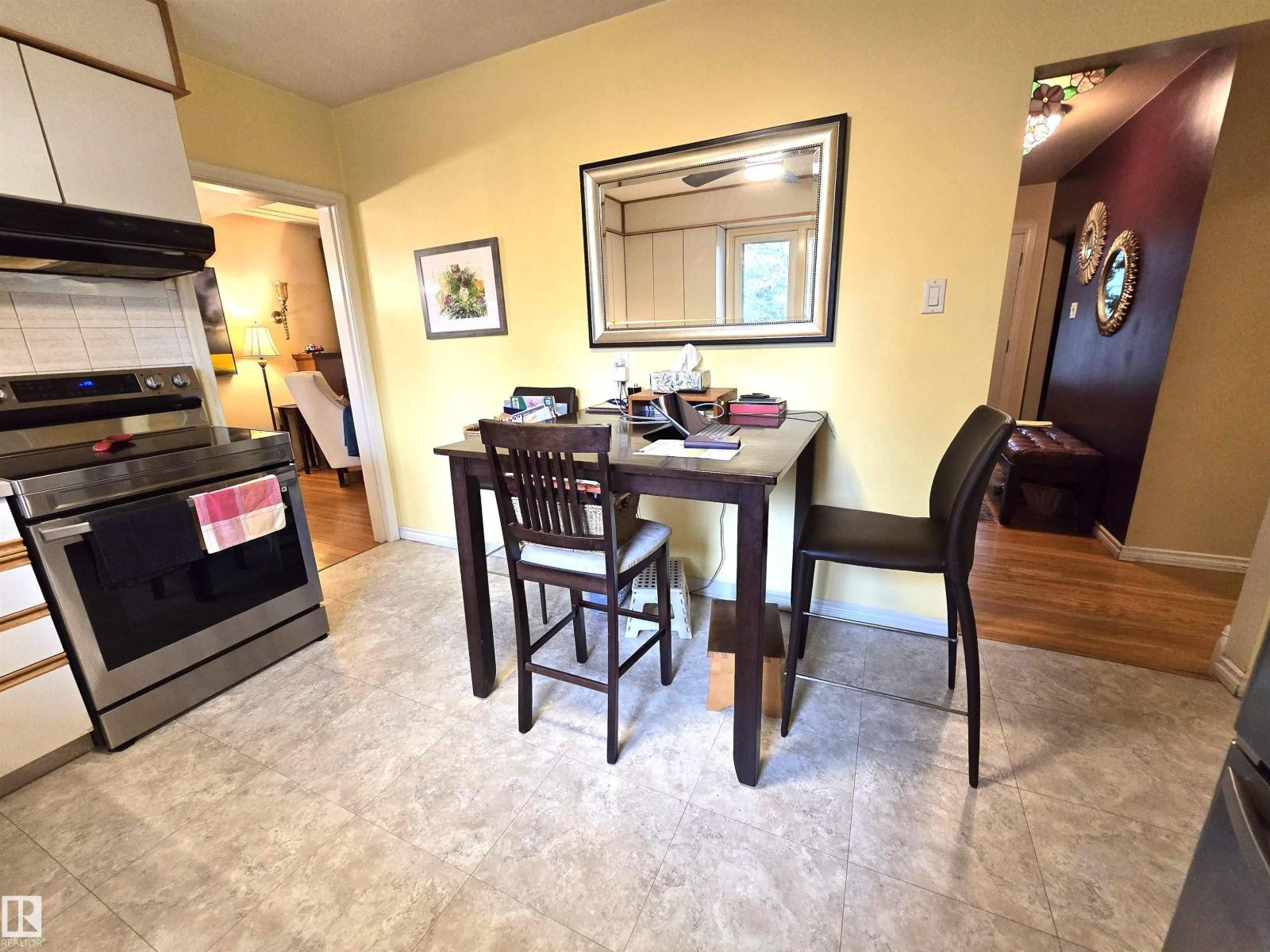Photo 16 of 13924 107 A Av Nw, Edmonton AB