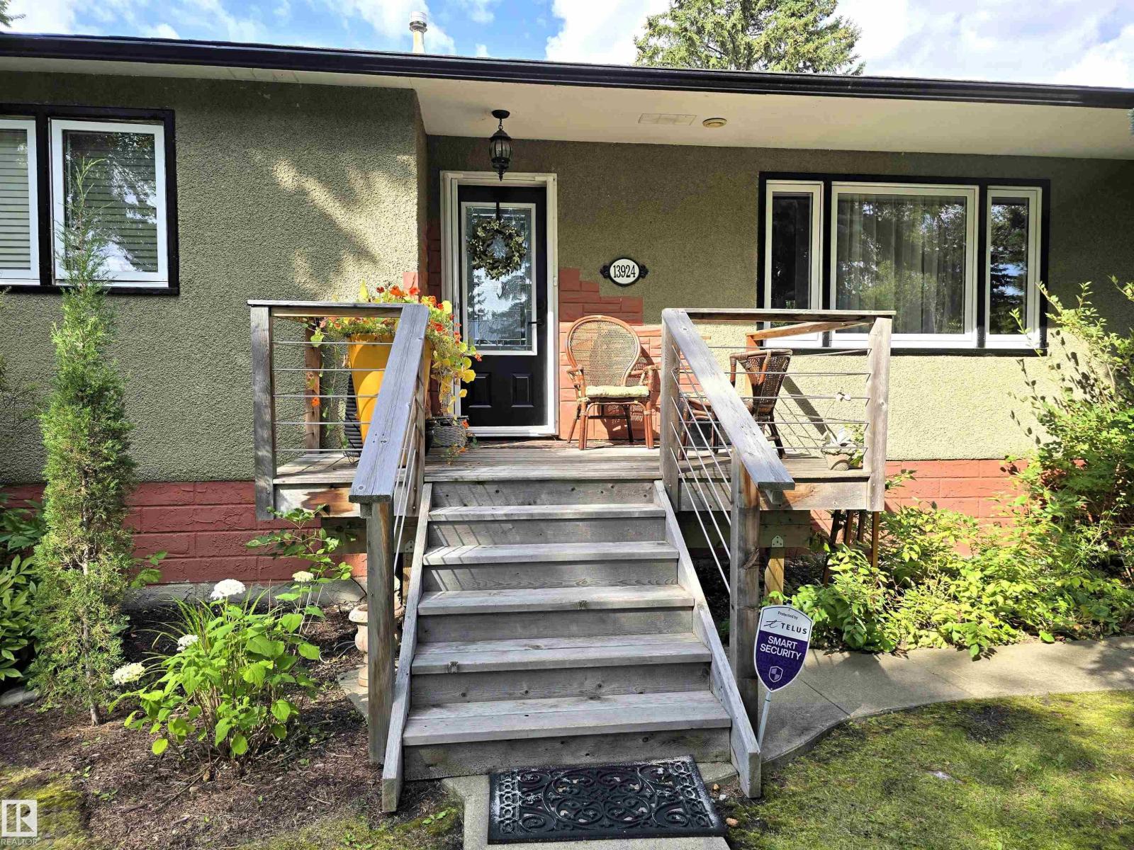 Photo 15 of 13924 107 A Av Nw, Edmonton AB