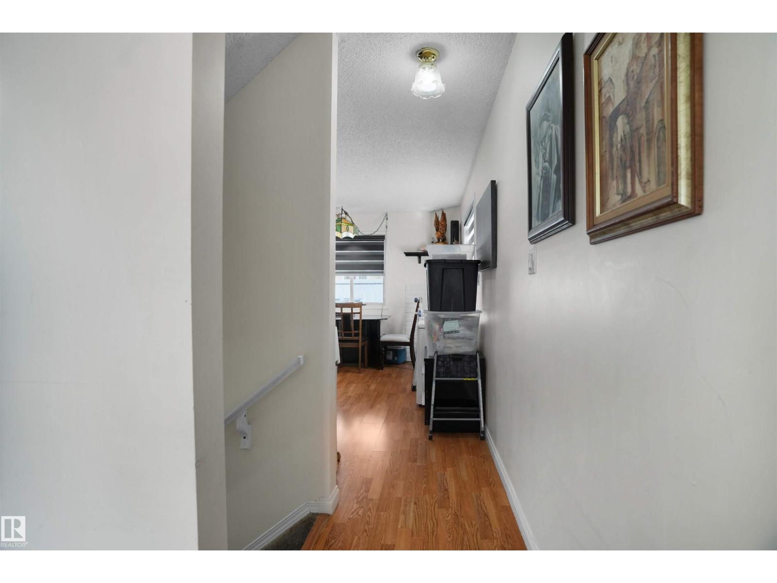 Photo 9 of 5 1033 Youville Dr Nw, Edmonton AB