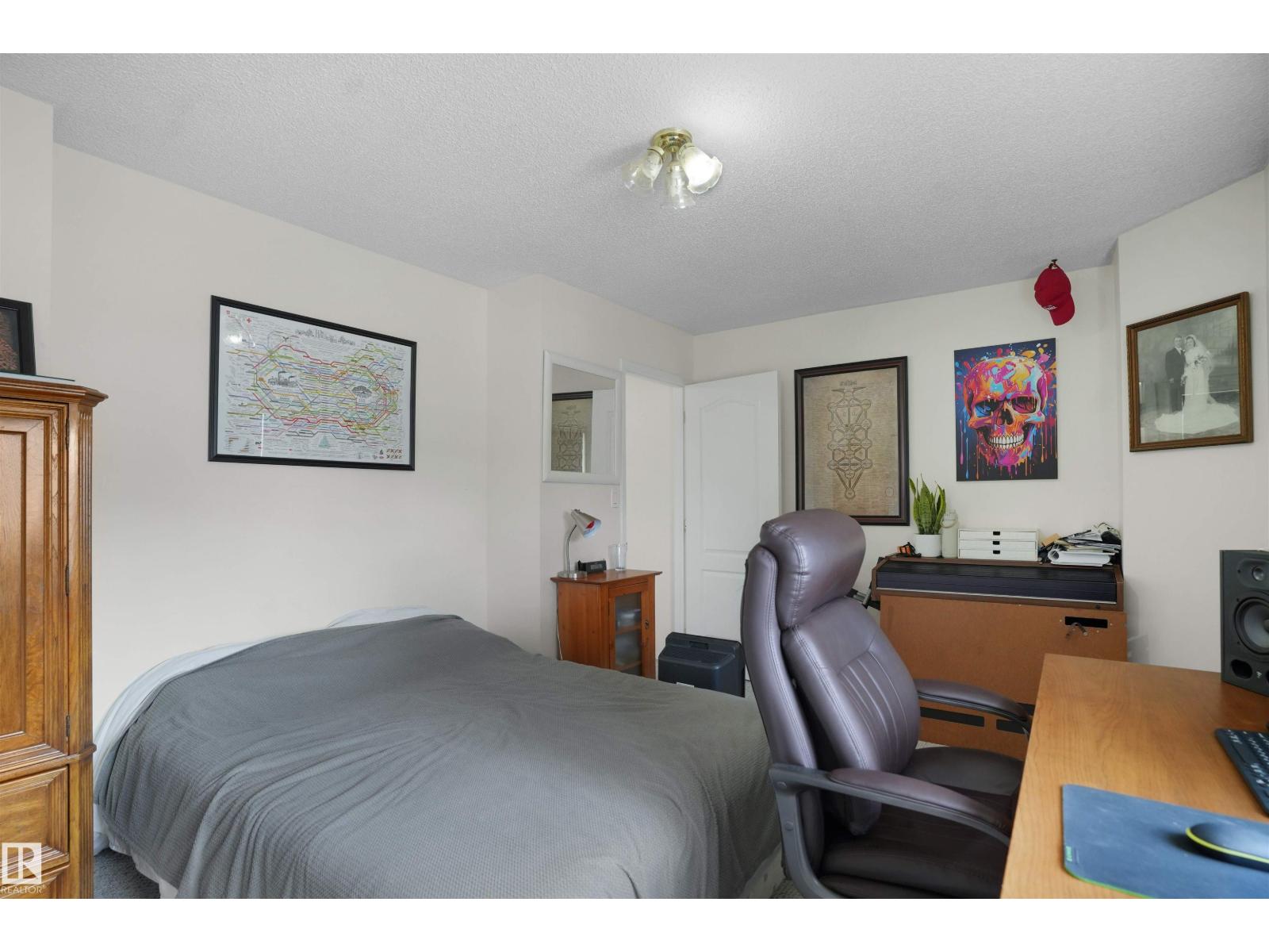 Photo 32 of 5 1033 Youville Dr Nw, Edmonton AB