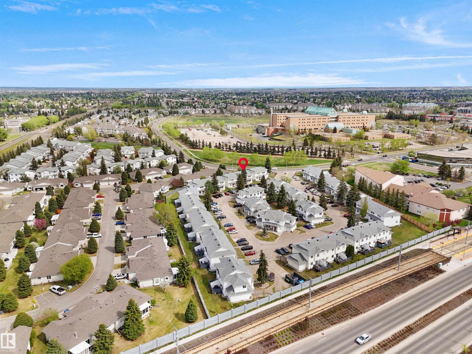 Photo 17 of 5 1033 Youville Dr Nw, Edmonton AB