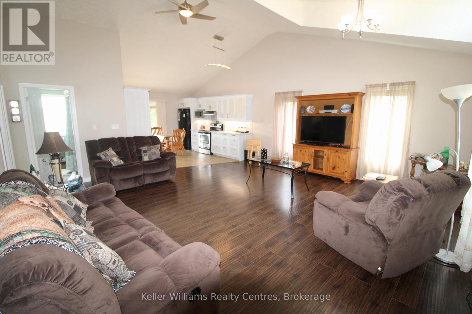 Photo 6 of 275 South Street E, West Grey ON