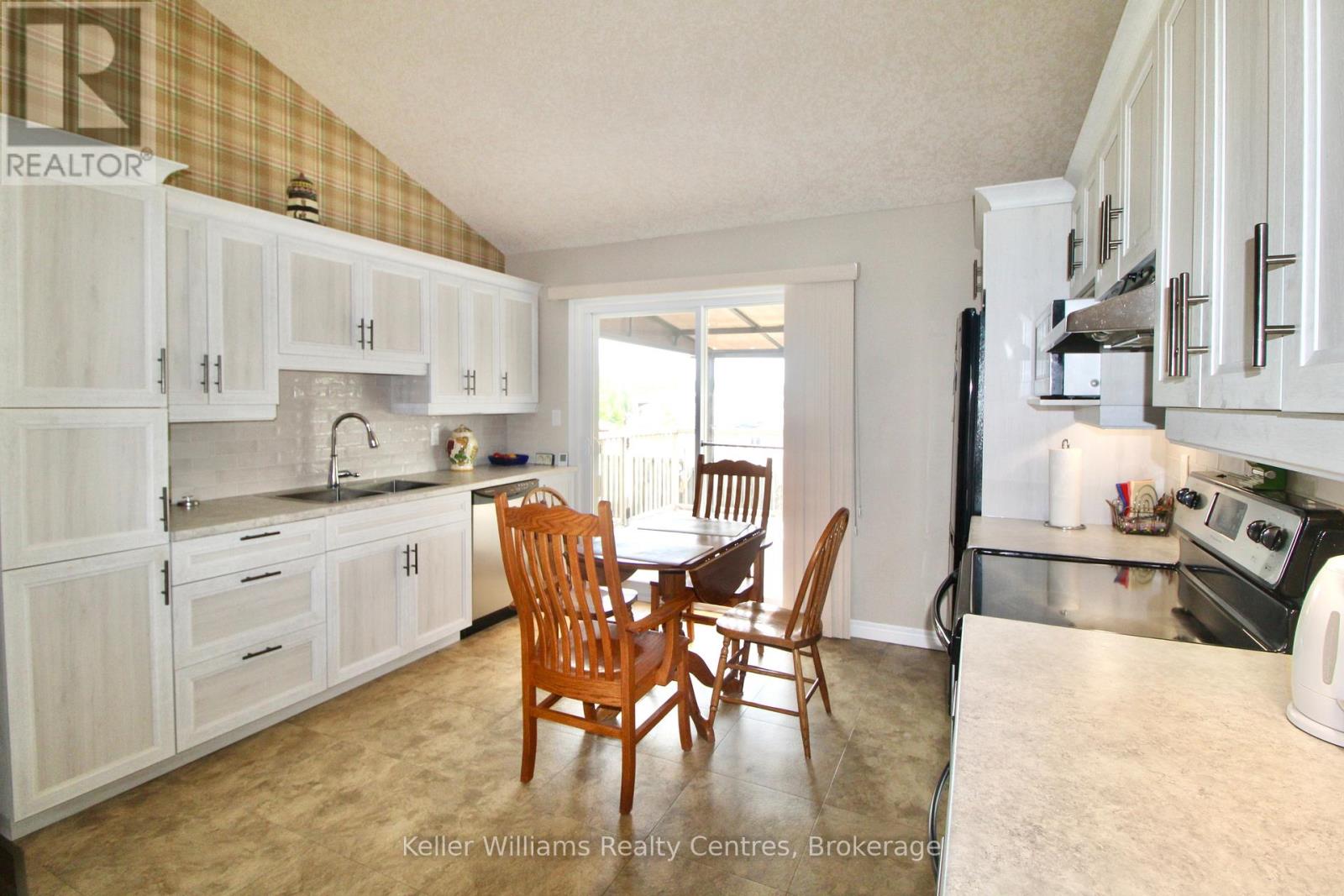Photo 8 of 275 South Street E, West Grey ON