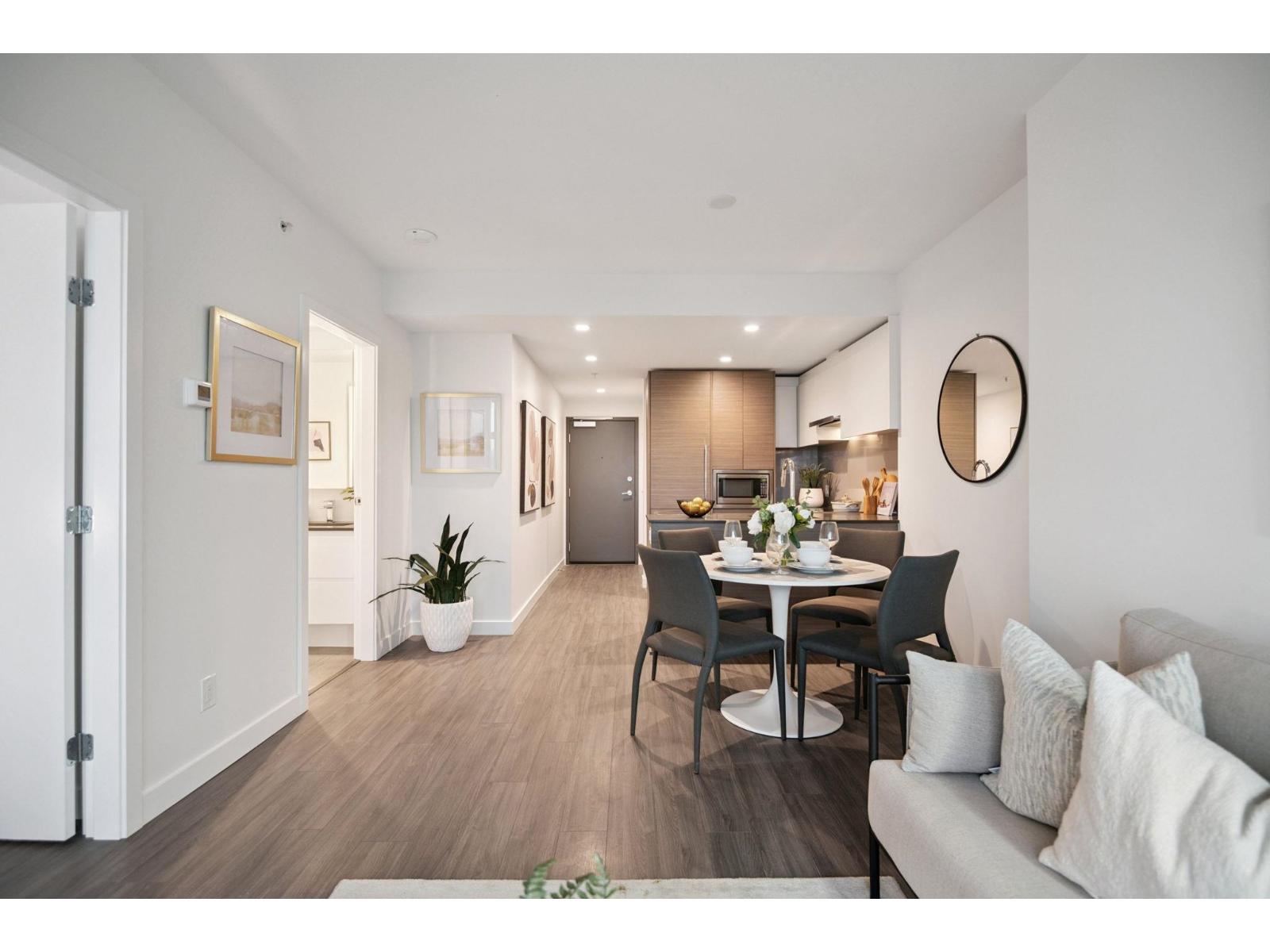 Photo 27 of 402 13615 Fraser Highway, Surrey BC