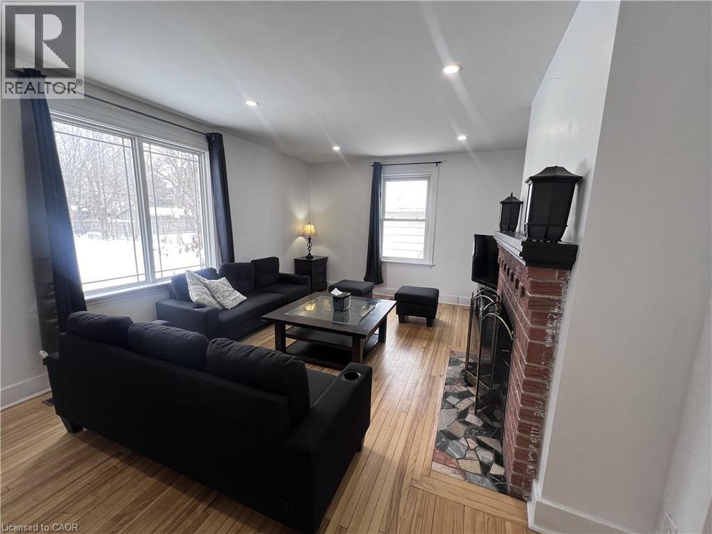 Photo 12 of 280 King George Road, Brantford ON