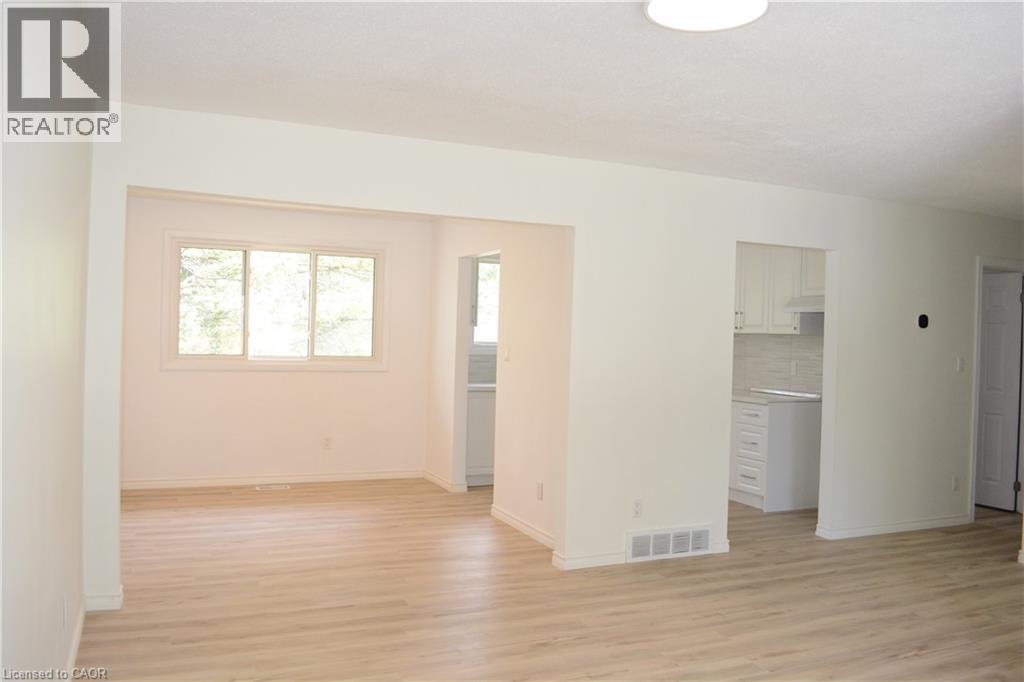 Photo 10 of 142 Longwood Drive Unit Unit 1, Waterloo ON