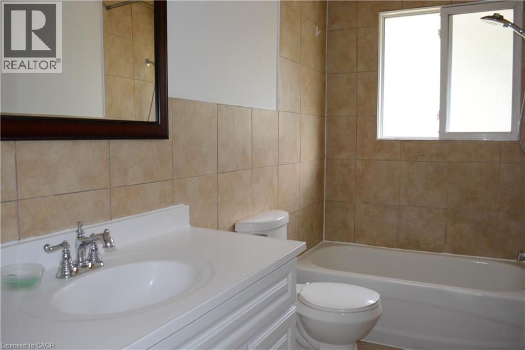 Photo 2 of 142 Longwood Drive Unit Unit 1, Waterloo ON