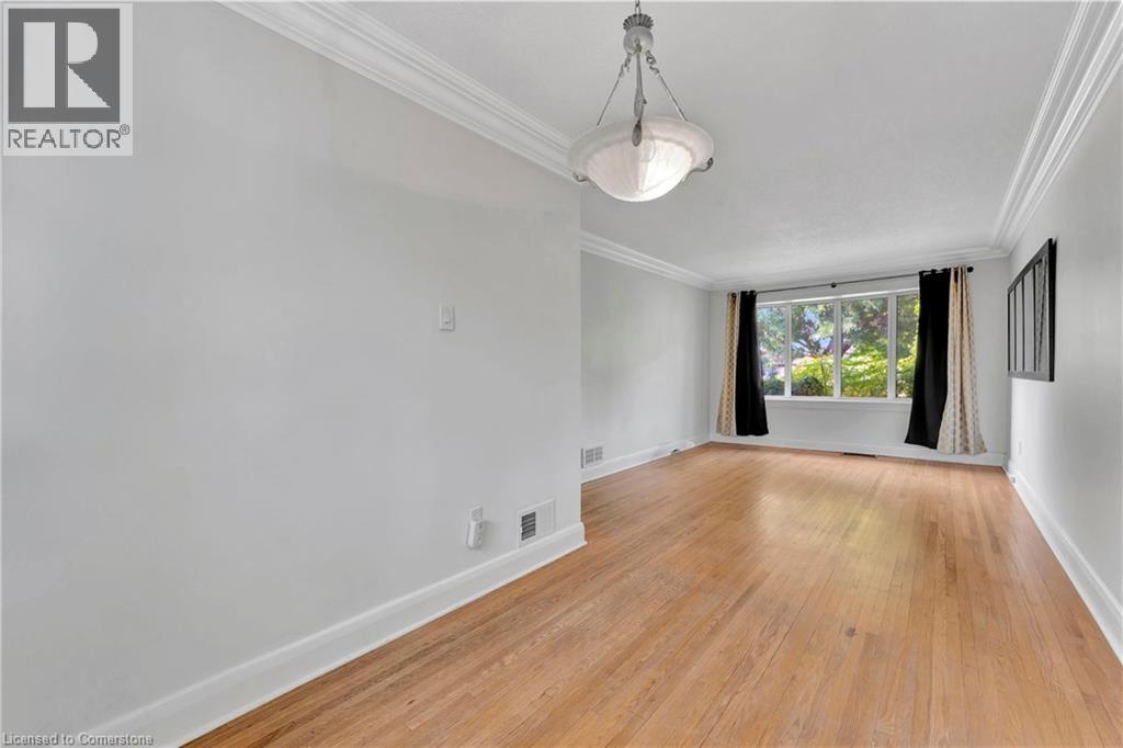Photo 23 of 154 Brentwood Avenue, Kitchener ON