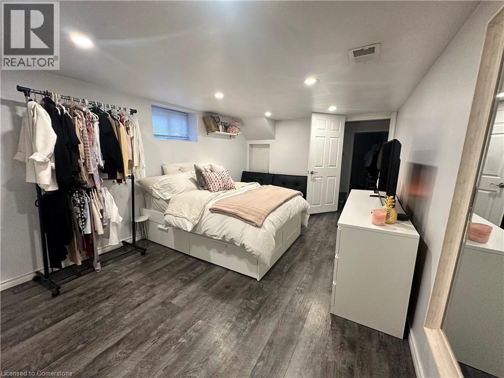 Photo 29 of 154 Brentwood Avenue, Kitchener ON