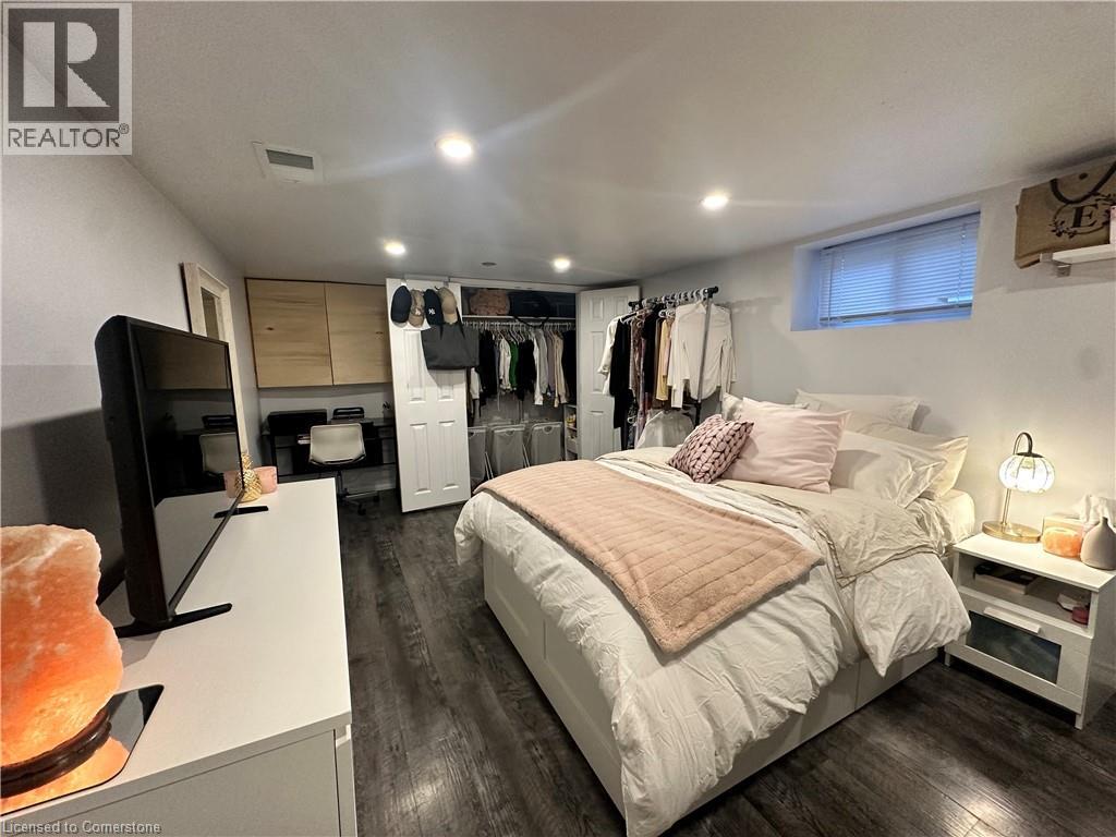 Photo 11 of 154 Brentwood Avenue, Kitchener ON