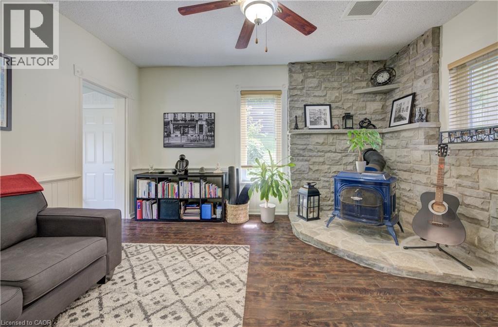 Photo 13 of 164 Queen Street E, Cambridge ON