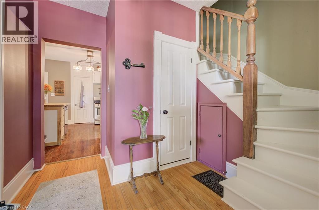 Photo 20 of 164 Queen Street E, Cambridge ON