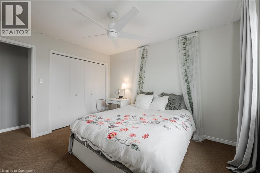 Photo 13 of 22 Pebblecreek Drive, Kitchener ON