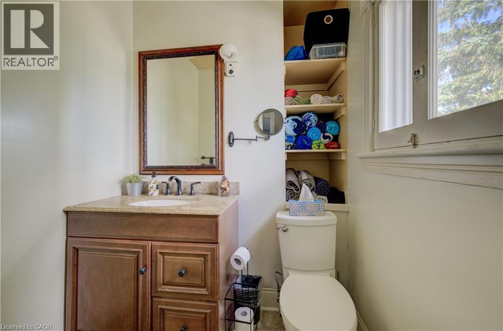 Photo 1 of 164 Queen Street E, Cambridge ON