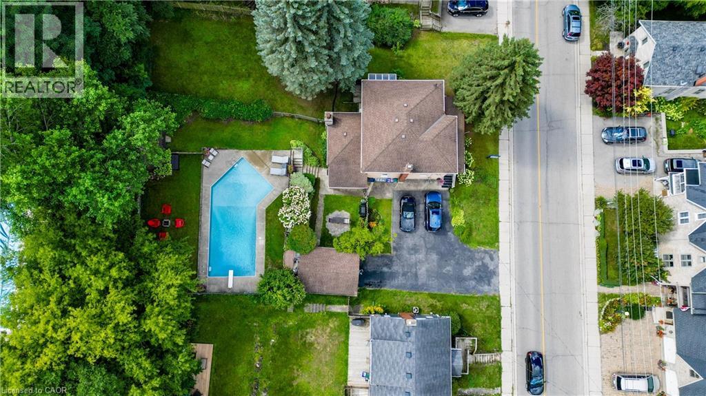 Photo 3 of 164 Queen Street E, Cambridge ON