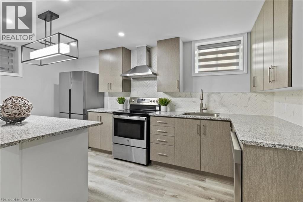 Photo 32 of 100 High Acres Crescent, Kitchener ON