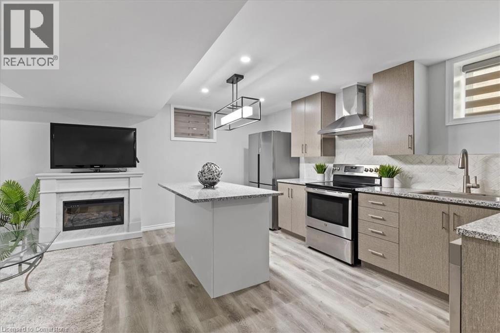 Photo 38 of 100 High Acres Crescent, Kitchener ON