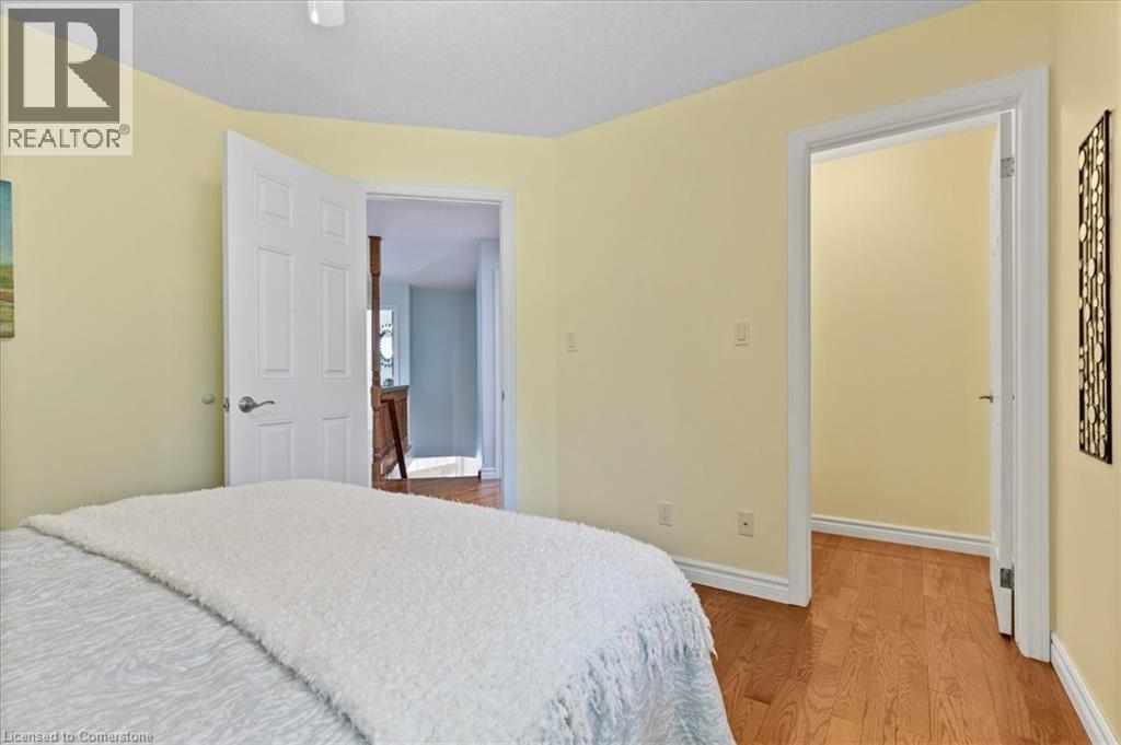 Photo 4 of 100 High Acres Crescent, Kitchener ON