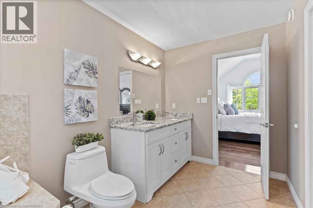 Photo 11 of 100 High Acres Crescent, Kitchener ON