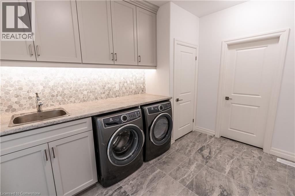 Photo 33 of 21 Hudson Drive, Brantford ON