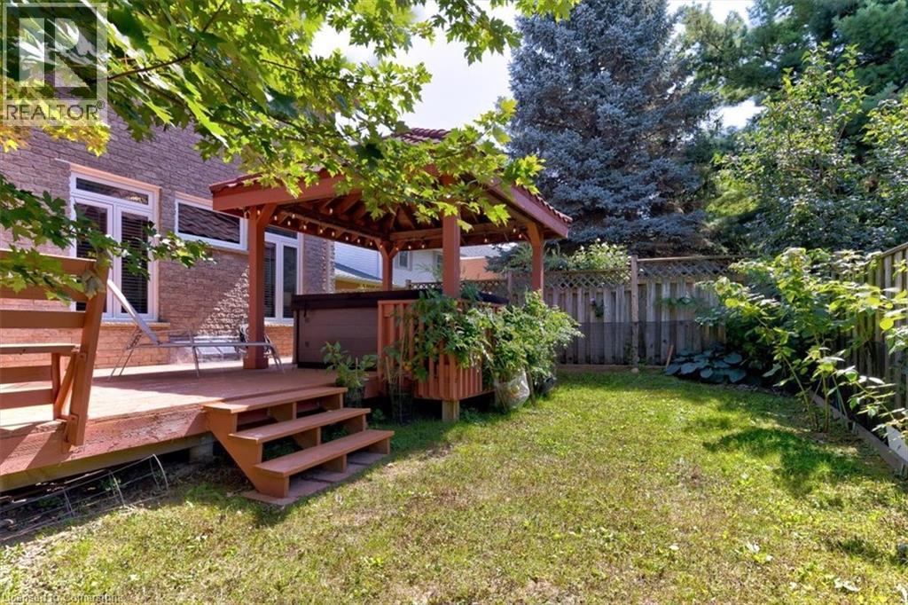 Photo 19 of 100 High Acres Crescent, Kitchener ON