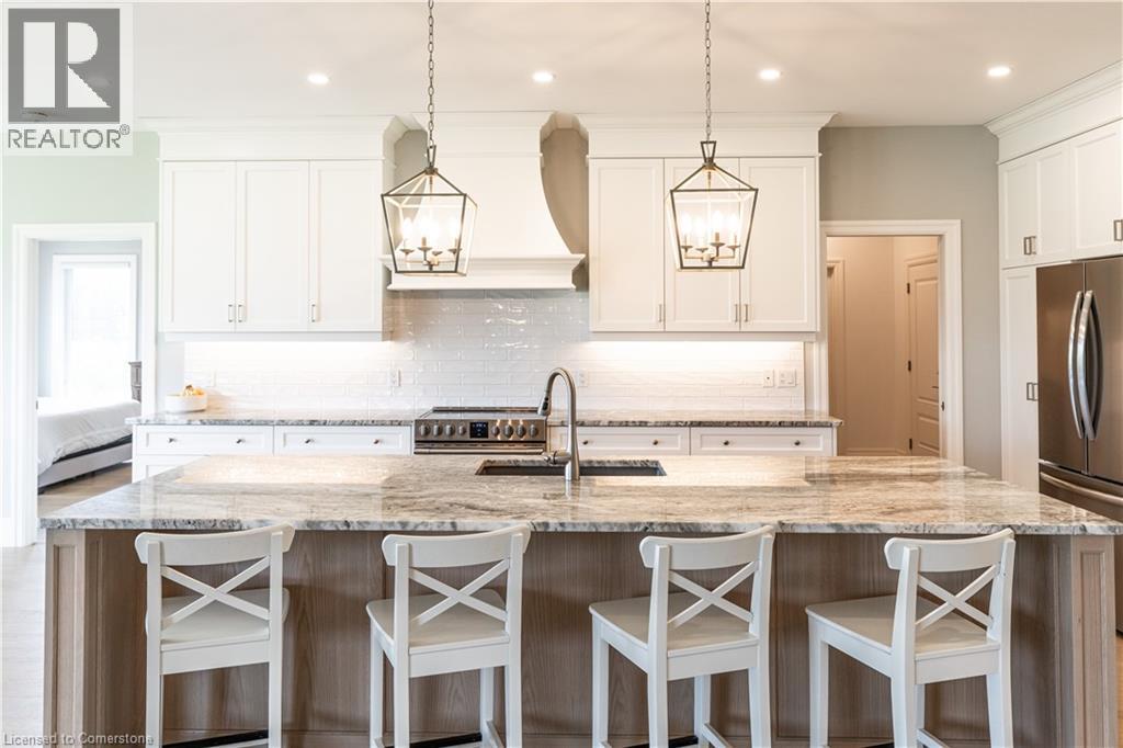Photo 15 of 21 Hudson Drive, Brantford ON