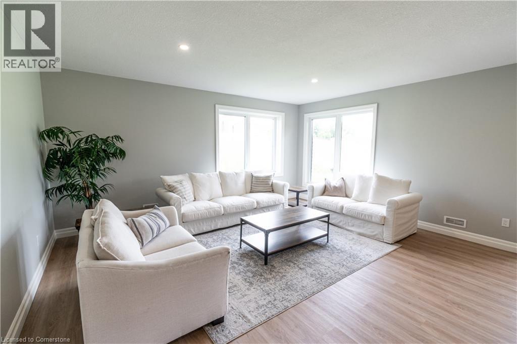 Photo 25 of 21 Hudson Drive, Brantford ON
