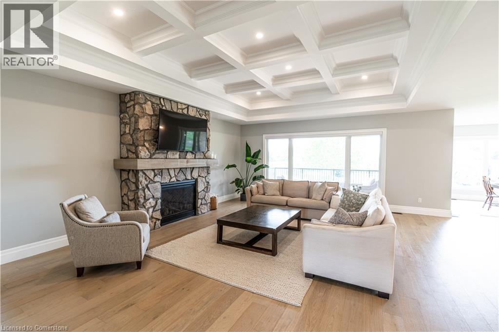 Photo 17 of 21 Hudson Drive, Brantford ON