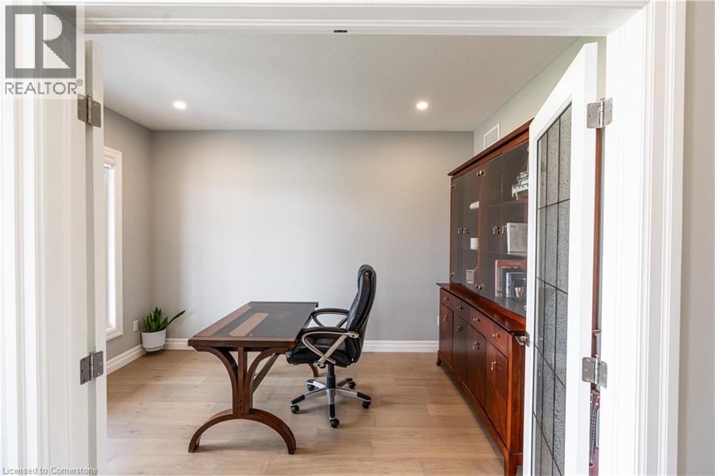 Photo 30 of 21 Hudson Drive, Brantford ON