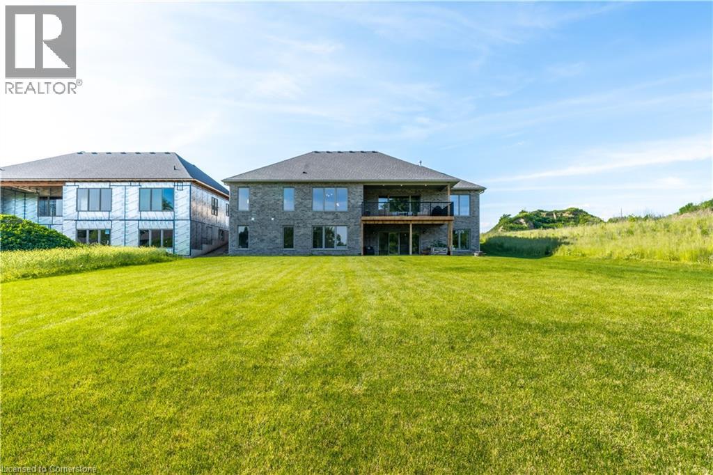 Photo 12 of 21 Hudson Drive, Brantford ON