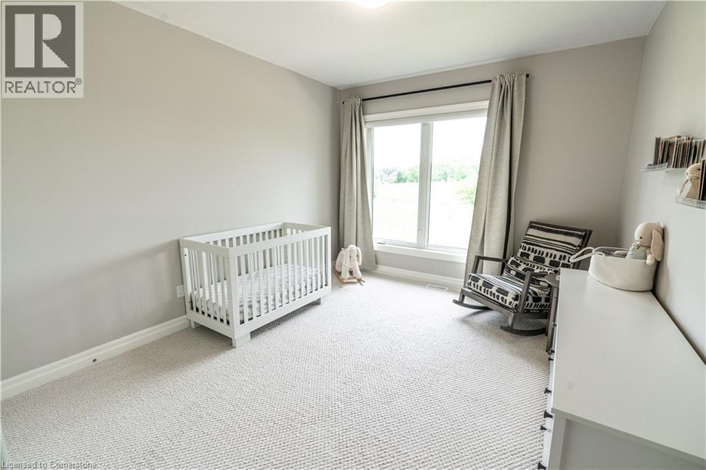 Photo 10 of 21 Hudson Drive, Brantford ON