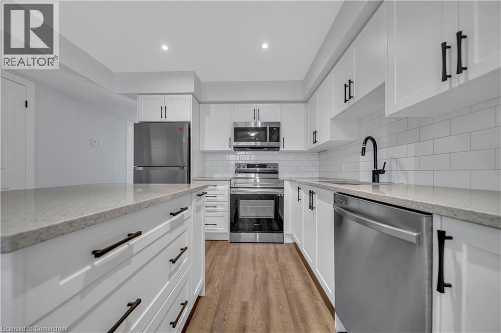 Photo 8 of 235 Chapel Hill Drive Unit 11, Kitchener ON