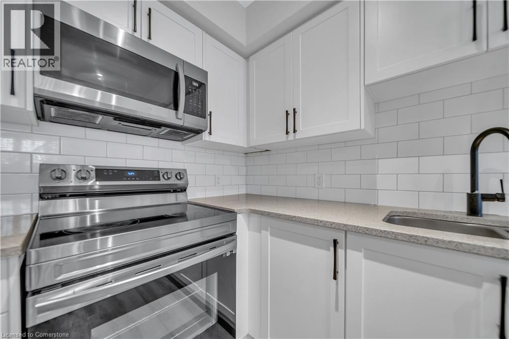 Photo 10 of 235 Chapel Hill Drive Unit 11, Kitchener ON