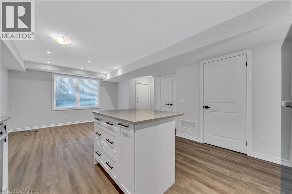 Photo 11 of 235 Chapel Hill Drive Unit 11, Kitchener ON