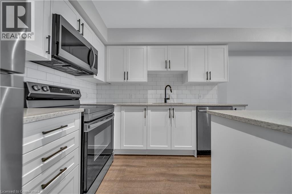 Photo 9 of 235 Chapel Hill Drive Unit 11, Kitchener ON