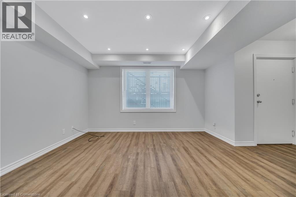 Photo 7 of 235 Chapel Hill Drive Unit 11, Kitchener ON