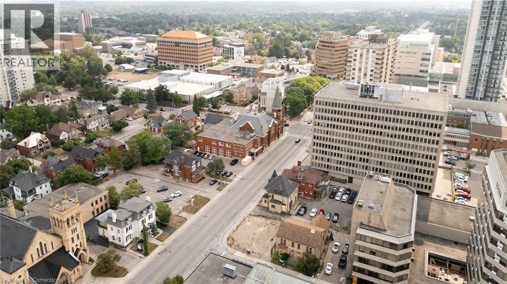 Photo 8 of 21 Weber Street W, Kitchener ON