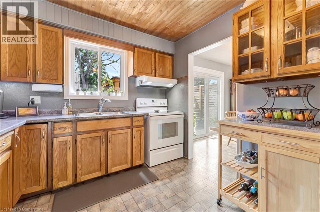 Photo 12 of 11 Brassey Court, Kitchener ON